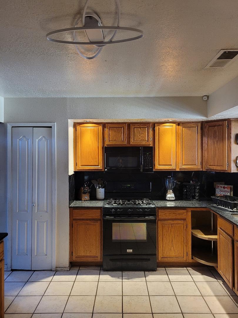Furnished Finder property 746075_1 photo 12