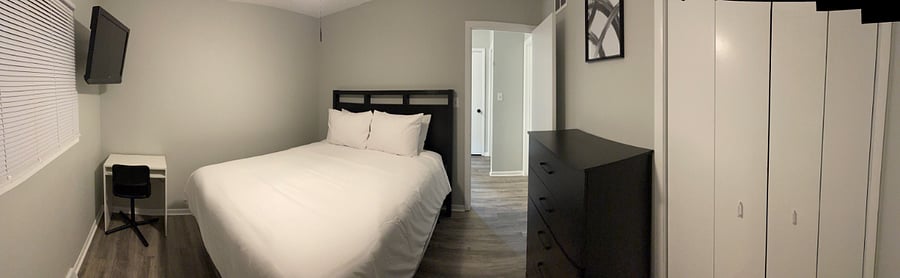 Upstairs queen bedroom #3