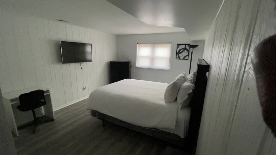 Lower Level bedroom 