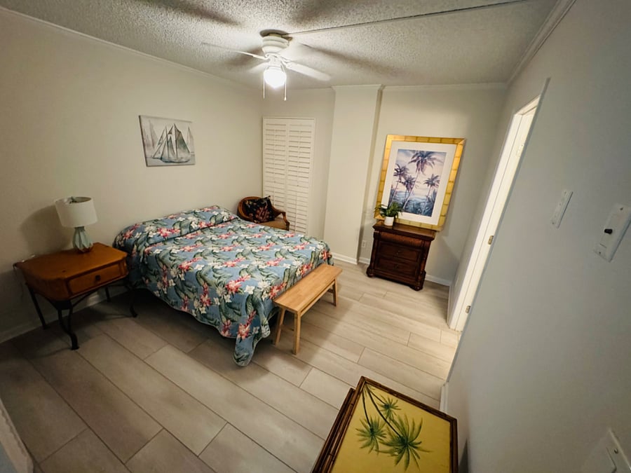 2nd bedroom with door to 2nd bathroom