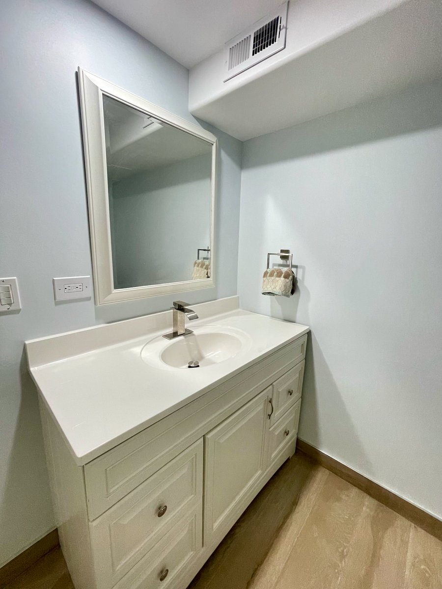 Full bathroom