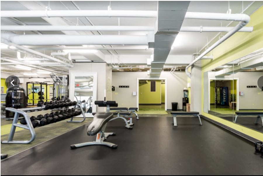 24/7 fully-equipped gym