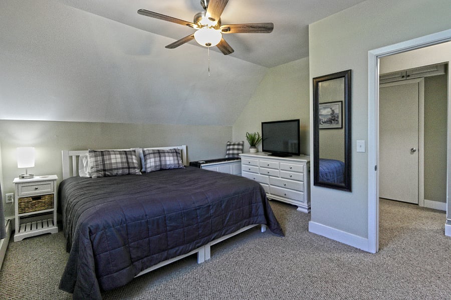 #10 3rd floor front guest bedroom