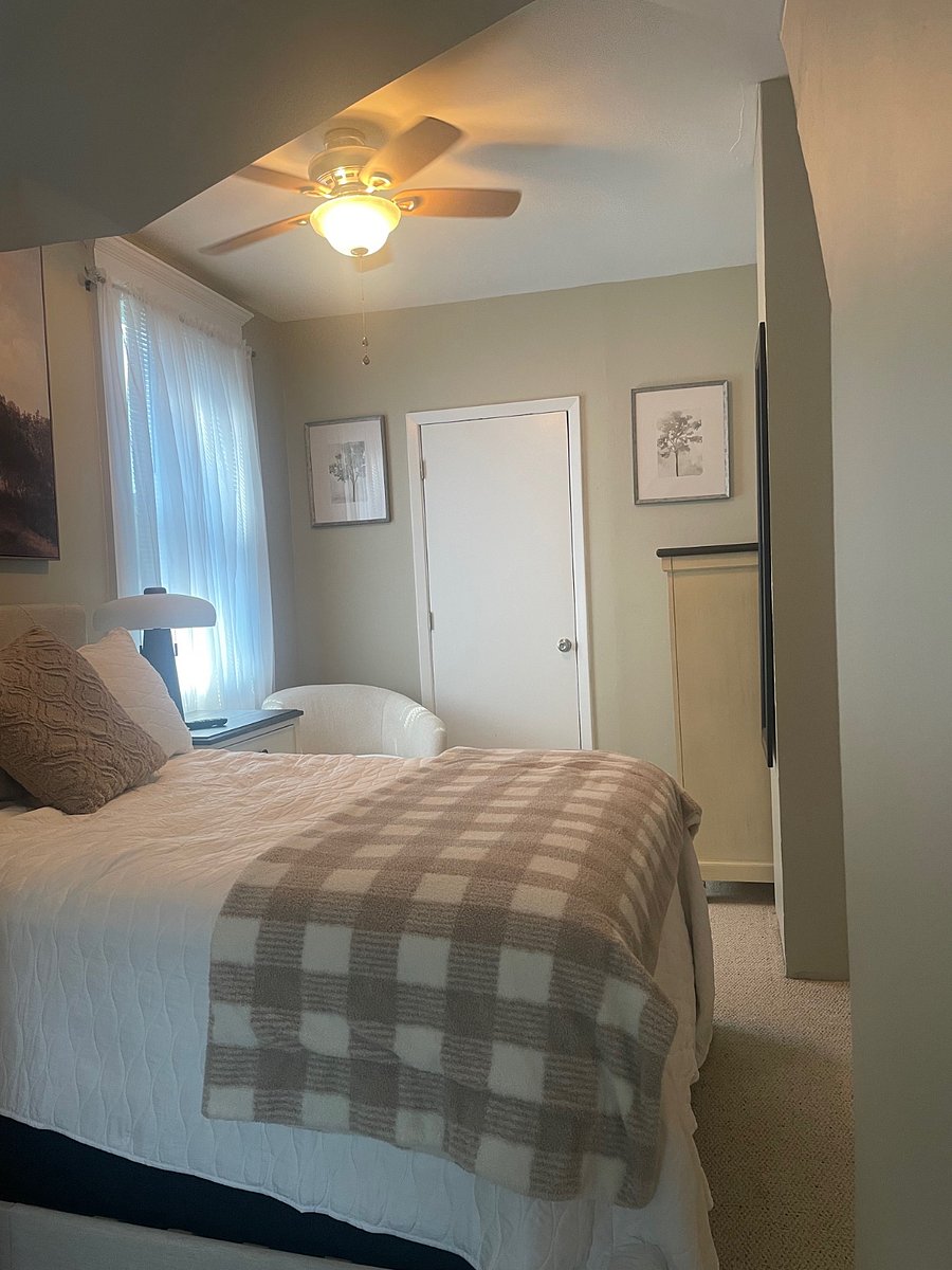 #10 3rd floor back guest bedroom
