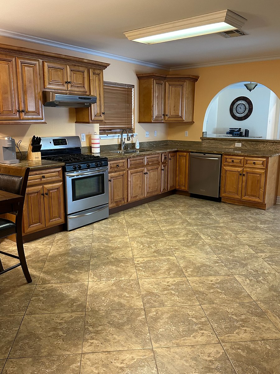 Kitchen 1
