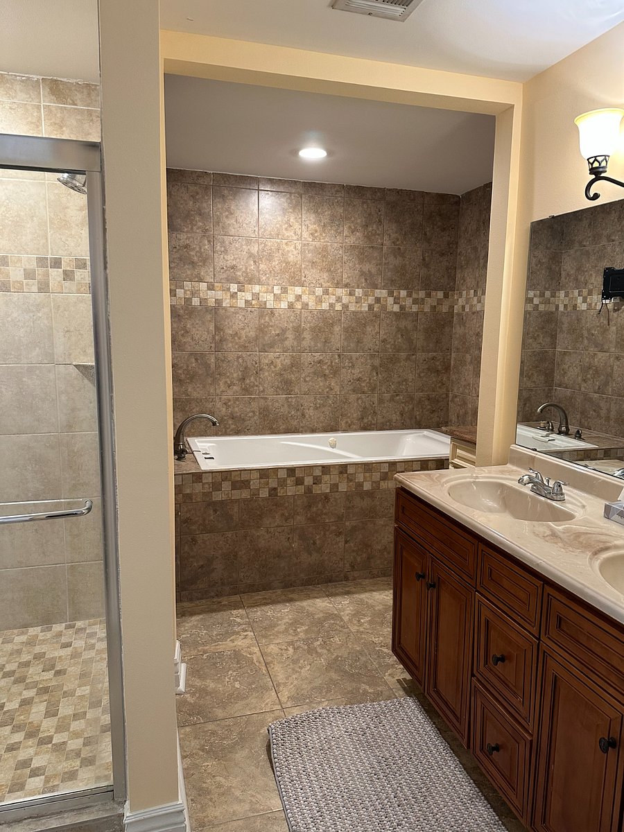 Master Bath Jacuzzi