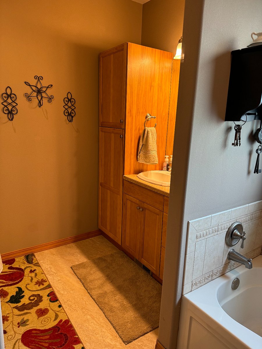 Left Side Vanity in Bedroom #1 (Red)