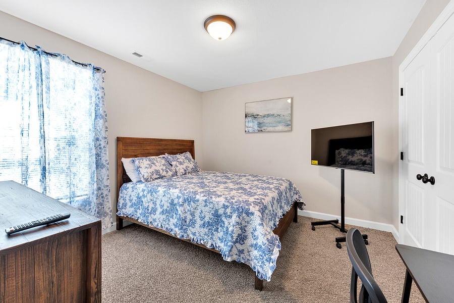 Furnished Finder property 746907_4 photo 1