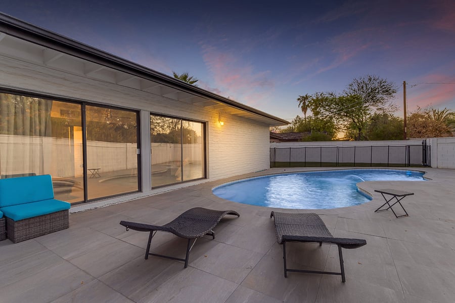 Pool / Back Yard