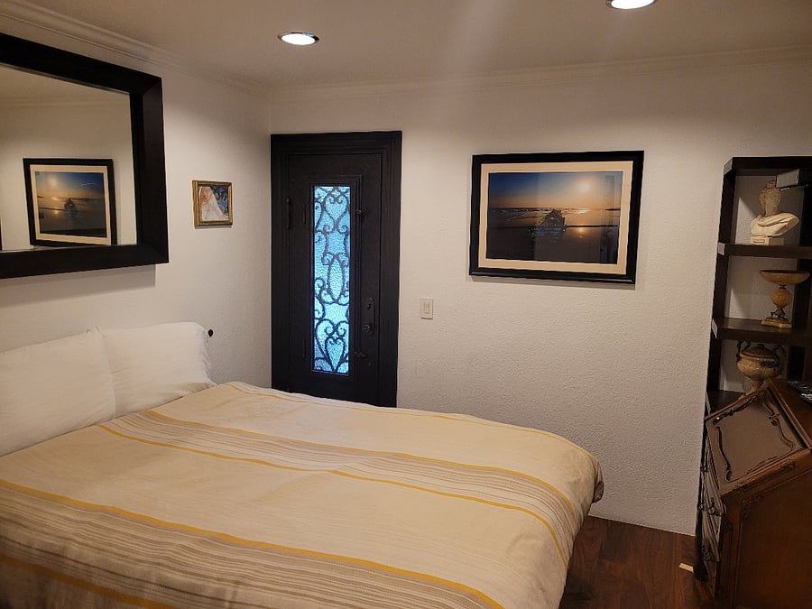 Downstiars private suite with full ensuite bathroom