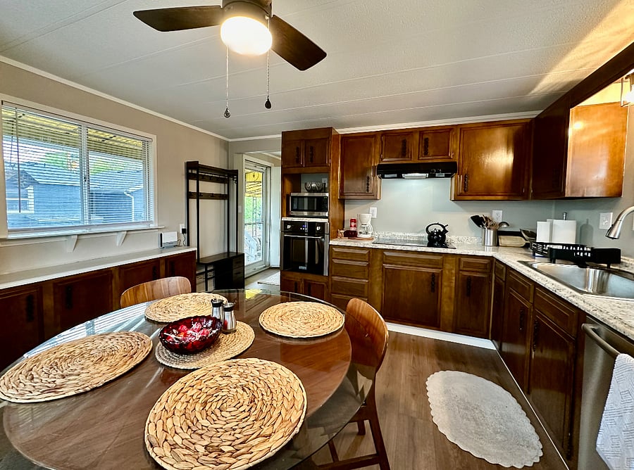Kitchen & Dining Table