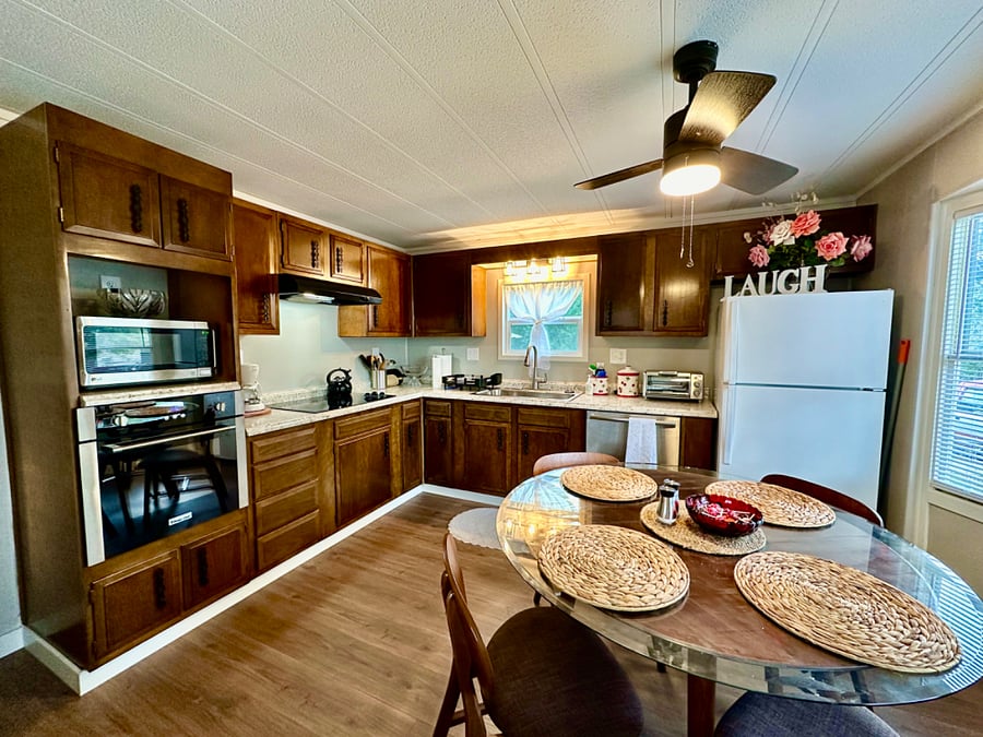Kitchen & Dining Table
