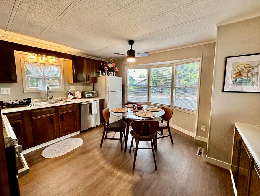 Kitchen & Dining Table