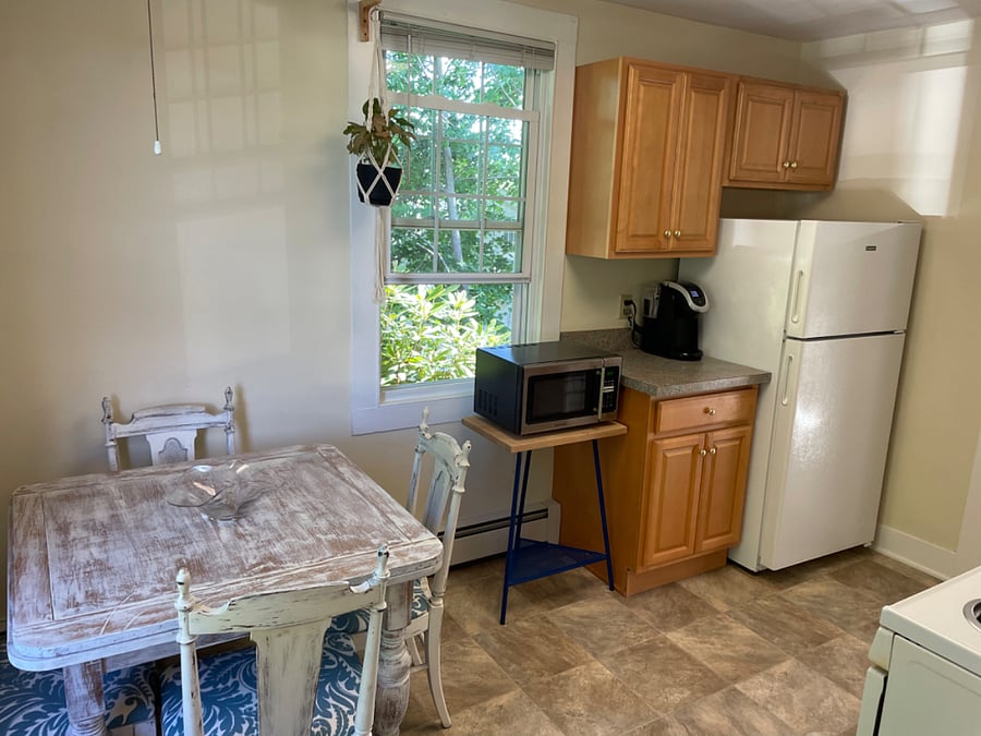 table for 4, keurig, full size refrigerator
