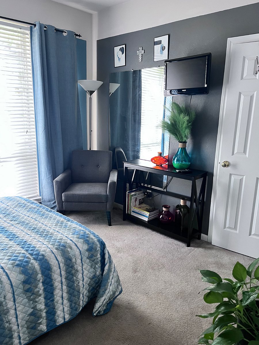 Guest Room #2
Downstairs
