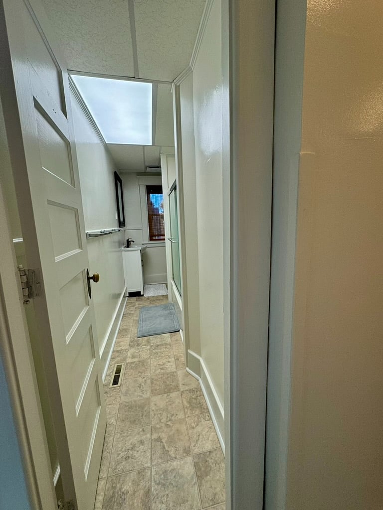 Full Bathroom upstairs