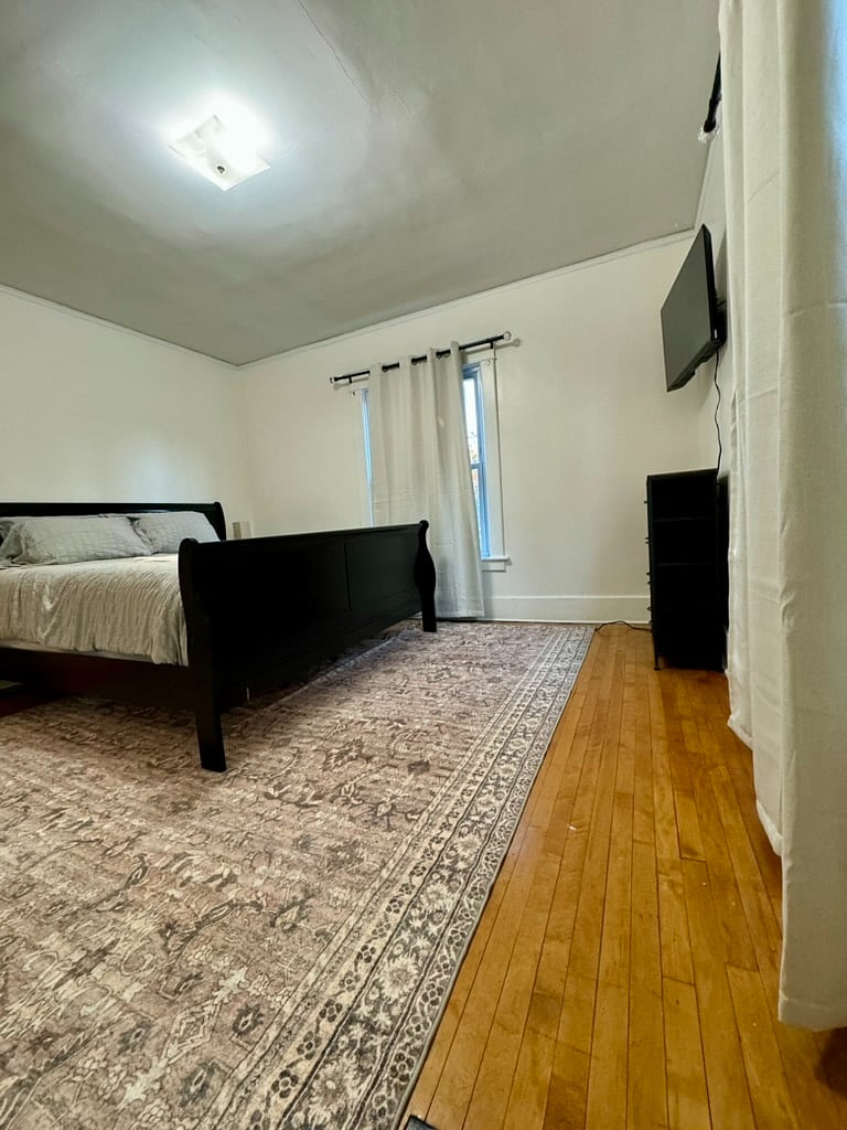 King Bedroom w TV and dual closets - 1A