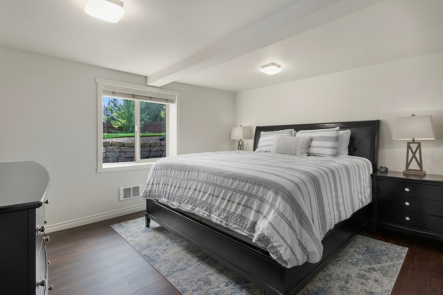 Master bedroom - King bed