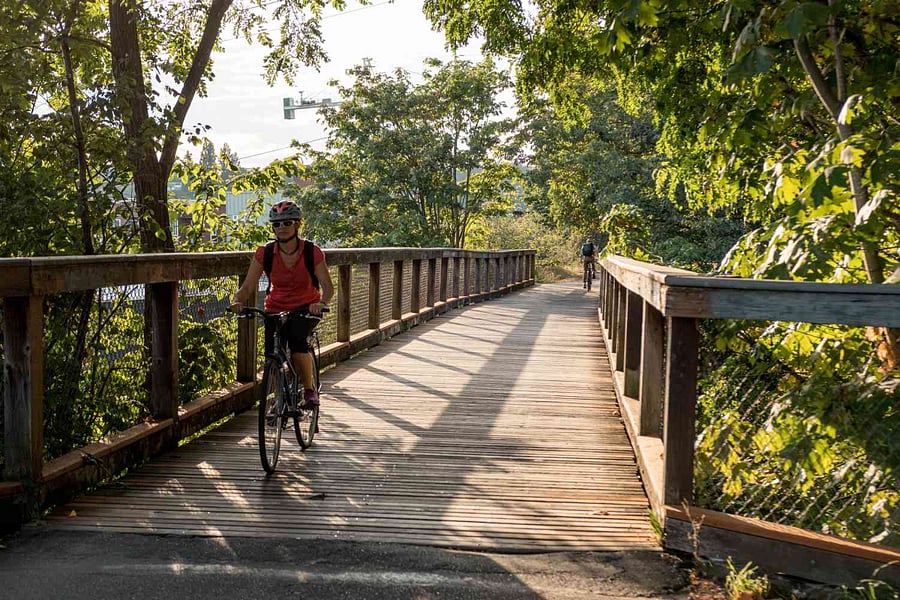 Easy access to the Burke Gilman Trail!