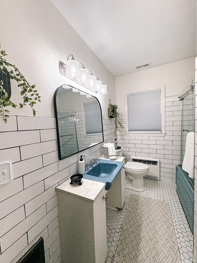 Full bathroom