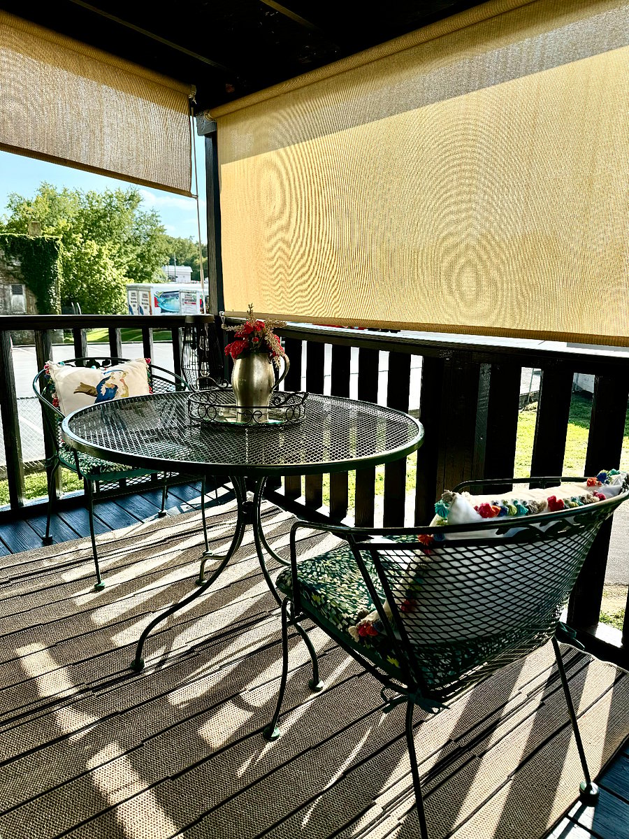 Covered / shaded back deck