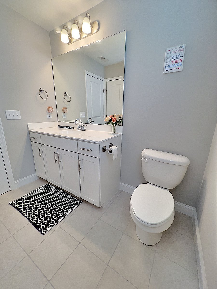 upstairs full bathroom