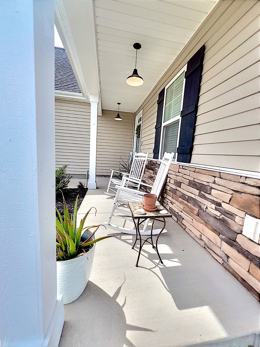 rocking chairs + table