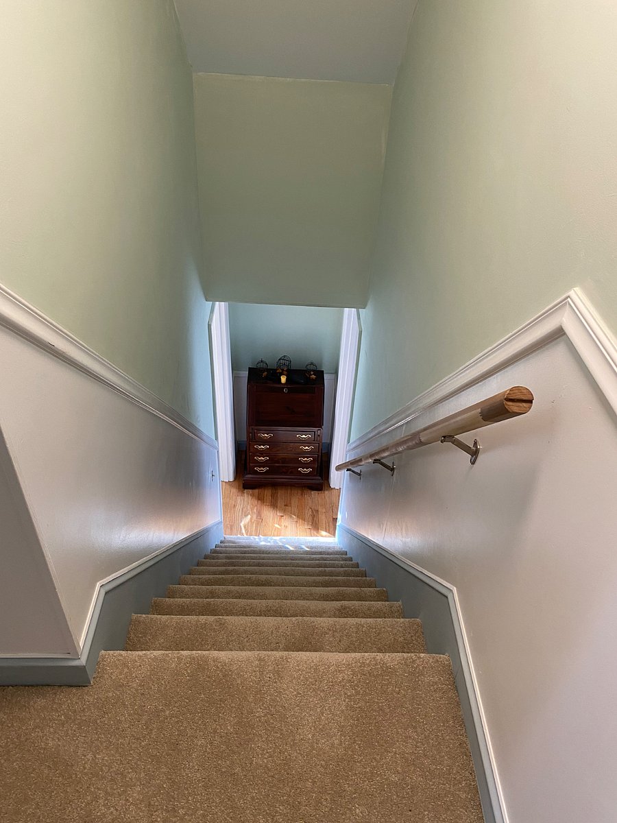 Hallway going to second floor 
