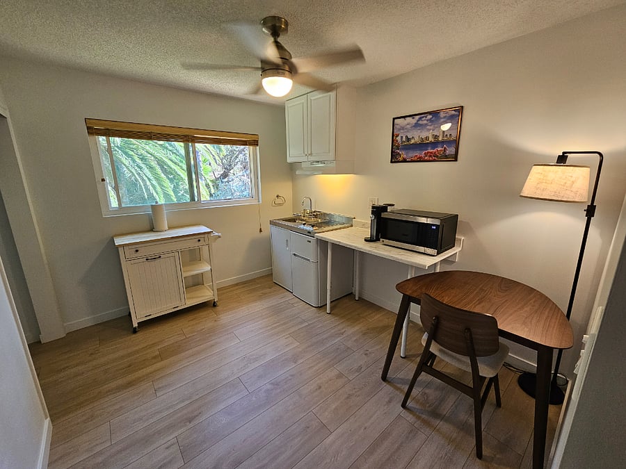 Kitchenette/Dining