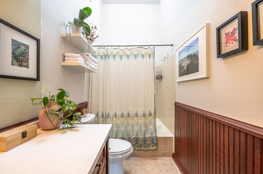 Bright bathroom with a skylight
