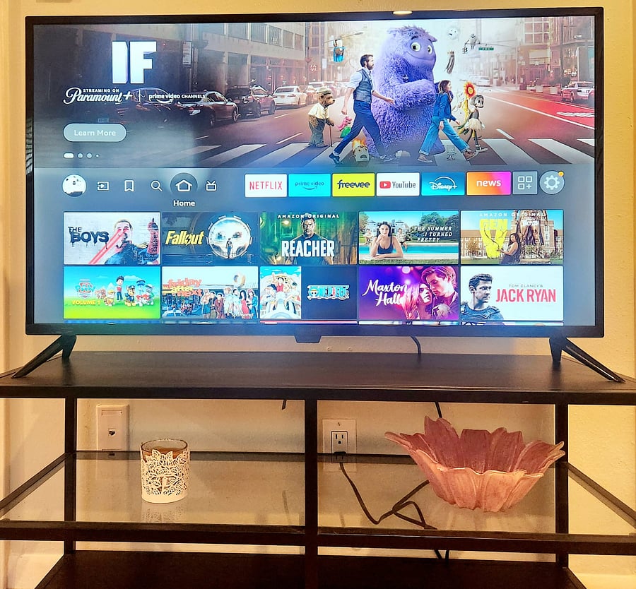Smart TV 45" - Netflix, Amazon, Hulu