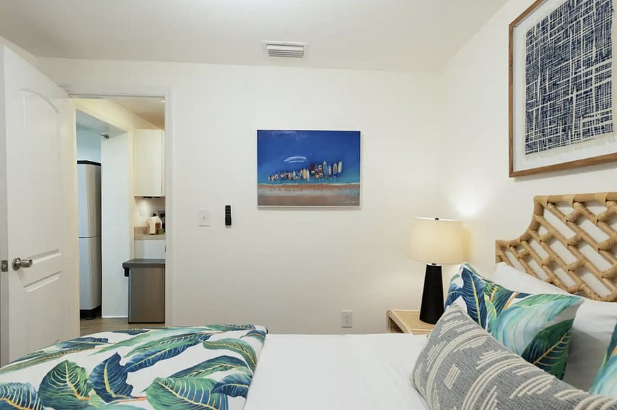 Main bedroom features: Comfortable queen bed 100% breathable cotton linens Sleep number sleep pillows Roku TV w/ streaming apps Alexa clock and radio Dresser Walk in Closet Luggage rack Wireless phone chargers on nightstands