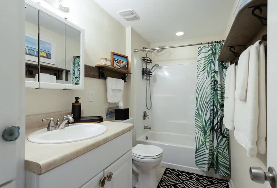 Bathroom features: Plenty of storage under sink, linen closet, shelving, & medicine cabinet Bathtub & shower Two shower heads Mint & Sea Holly shampoo/conditioner Sea Kelp & Hyaluronic Acid body wash Makeup towels Hair dye towels