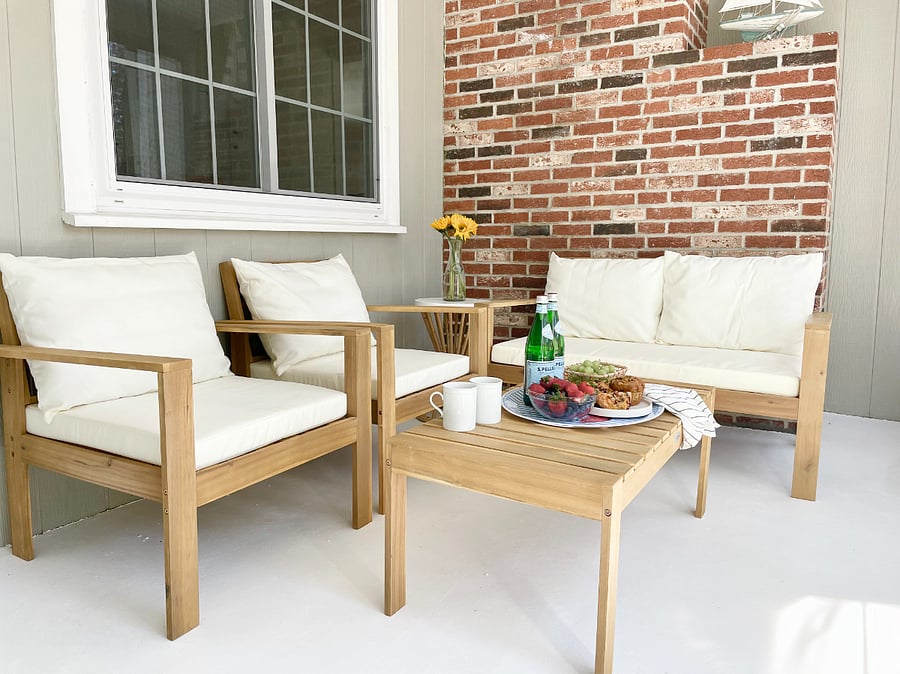 Screened in porch