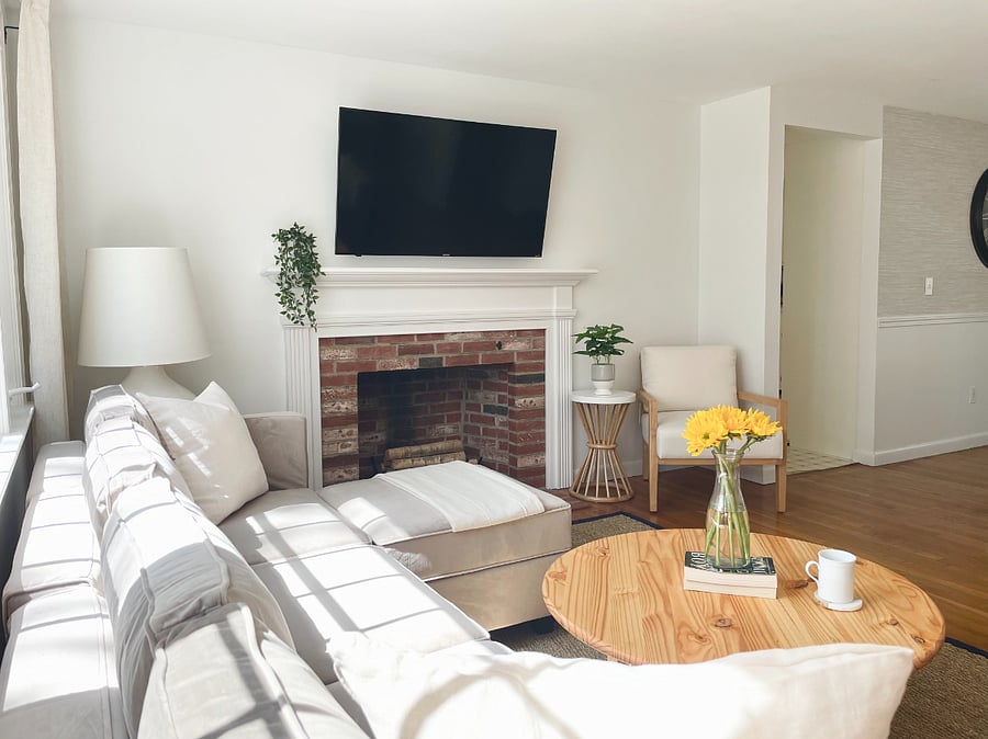 Living room with 50" RokuTV