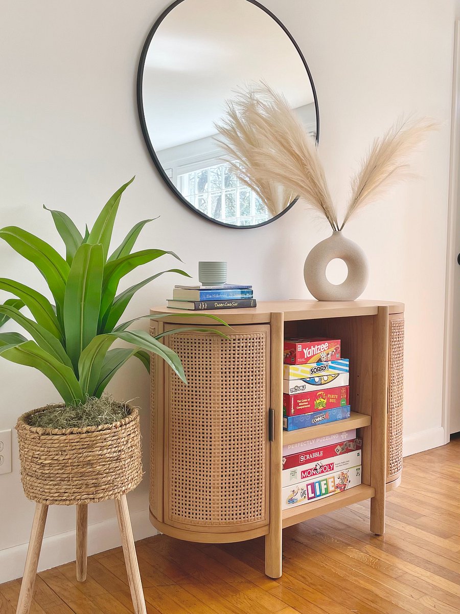 Living room--games, puzzles and books provided!