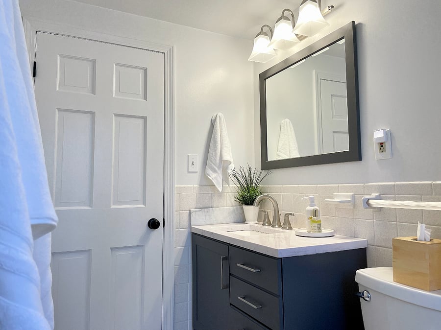 Full bathroom