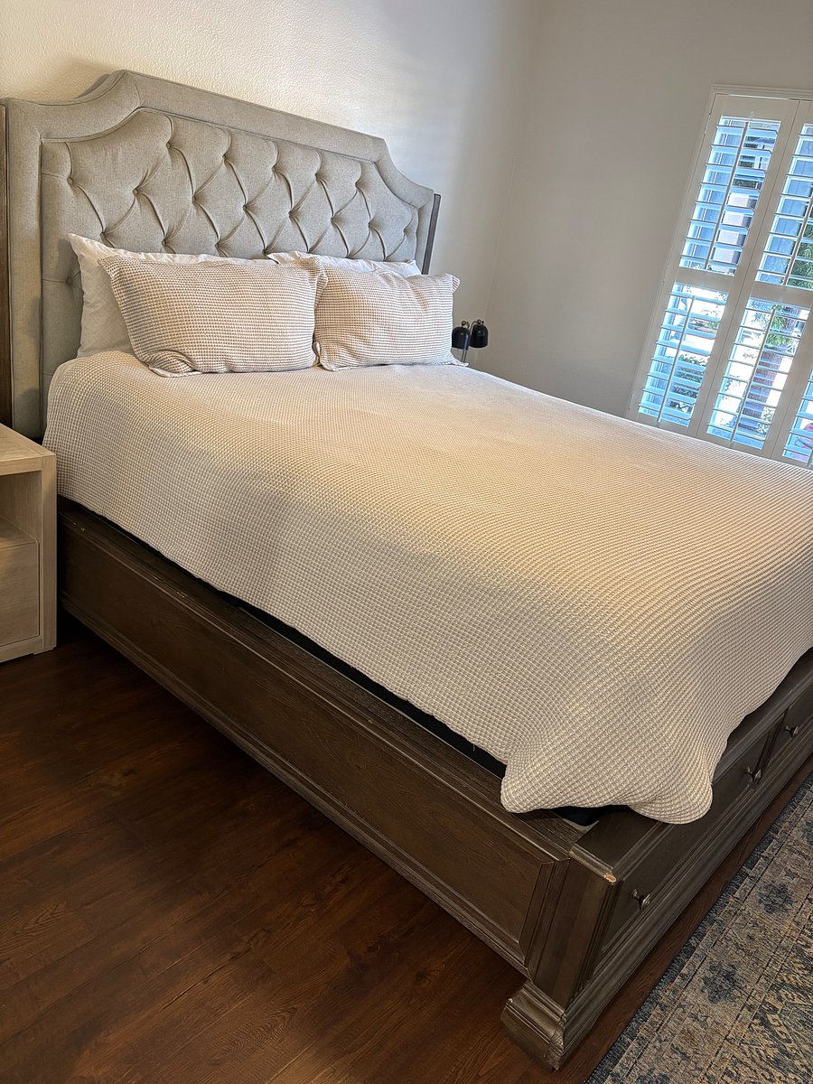 Cal King Tempurpedic with adjustable base. Pull out bottom drawers on bed frame and night stands for nice extra storage options.