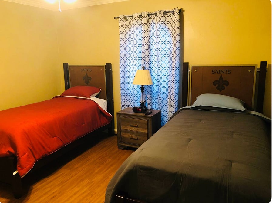 Bedroom 3 with 2 twin beds