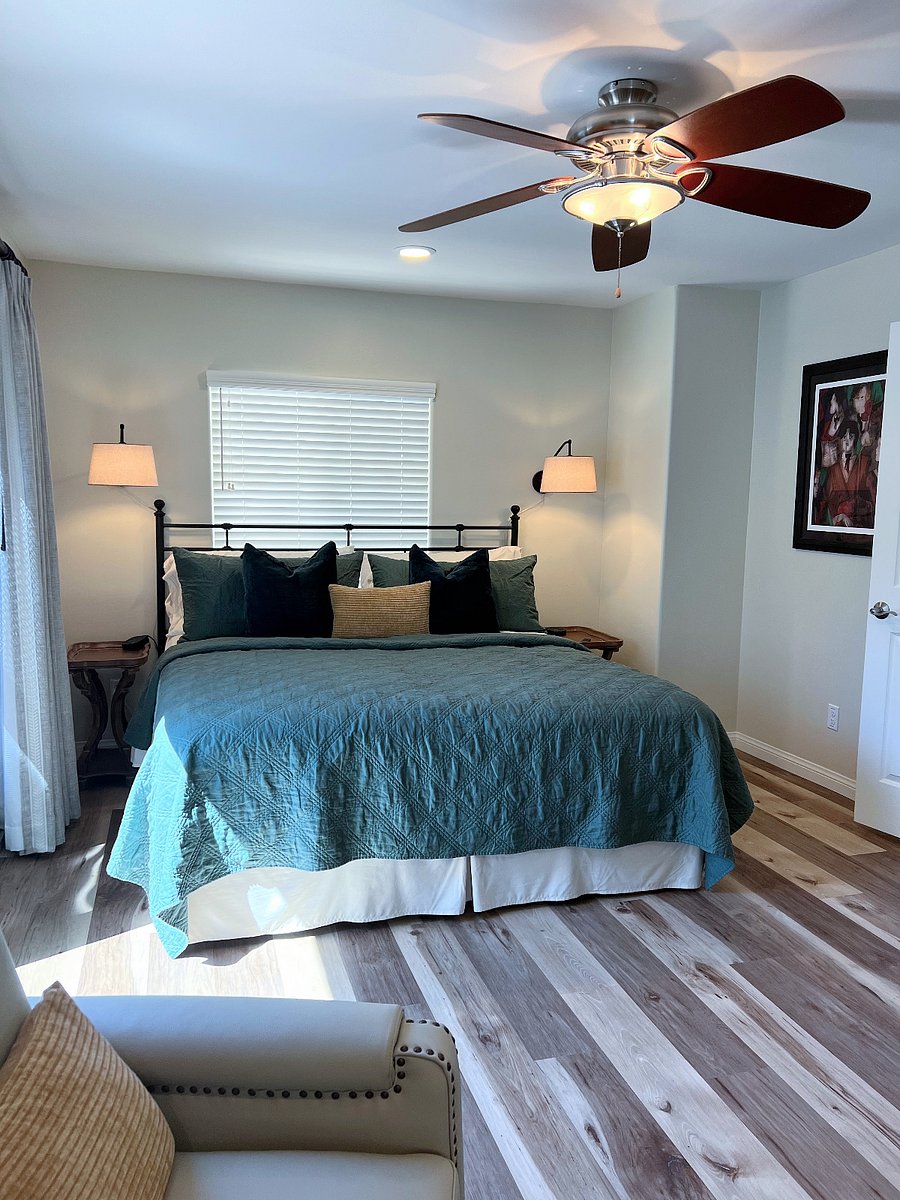 Master Bedroom, King Bed