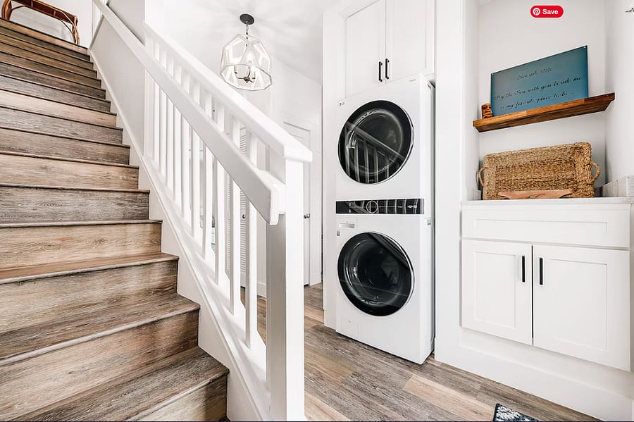 Washer/Dryer on main floor at entry