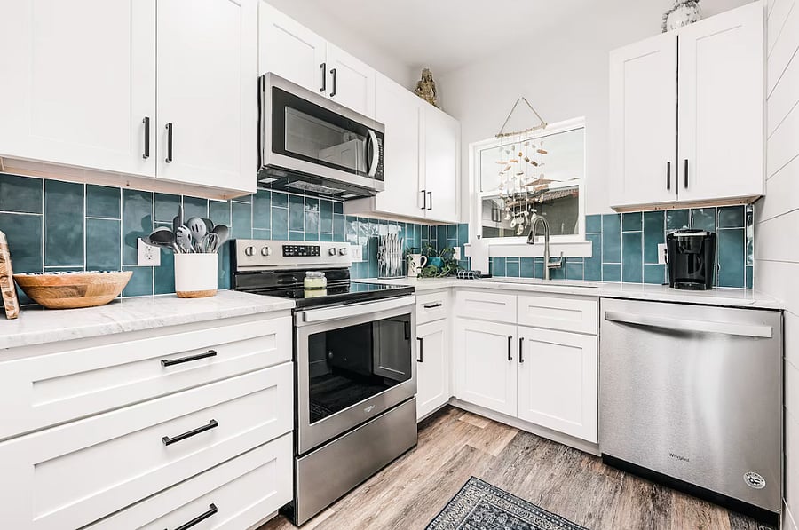 Full kitchen equipped with everything you need