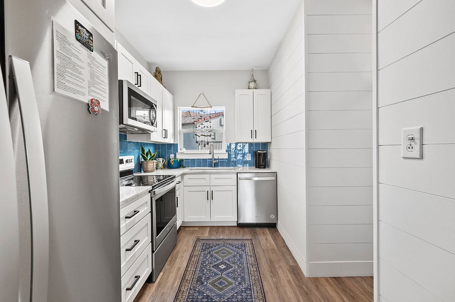 Full kitchen equipped with everything you need