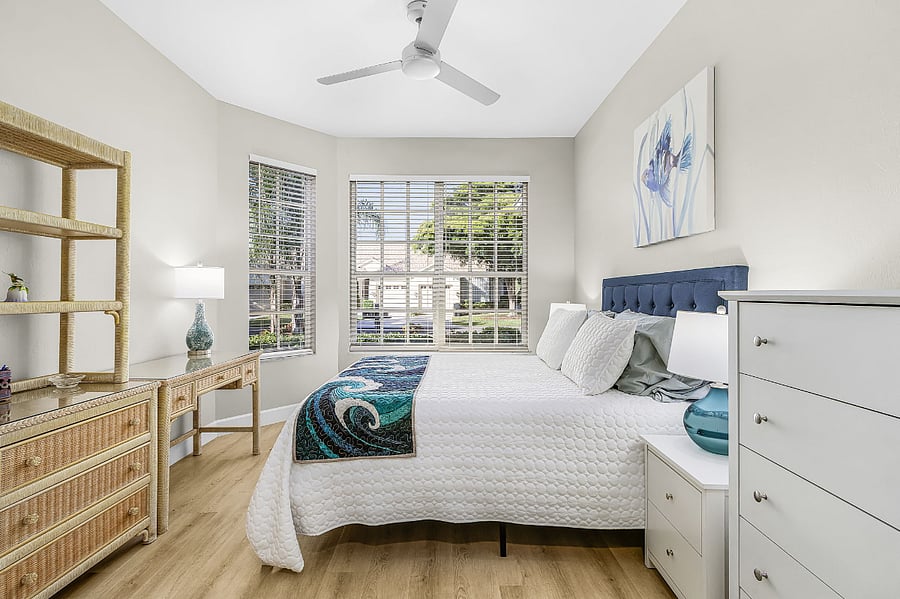Gusest queen bedroom