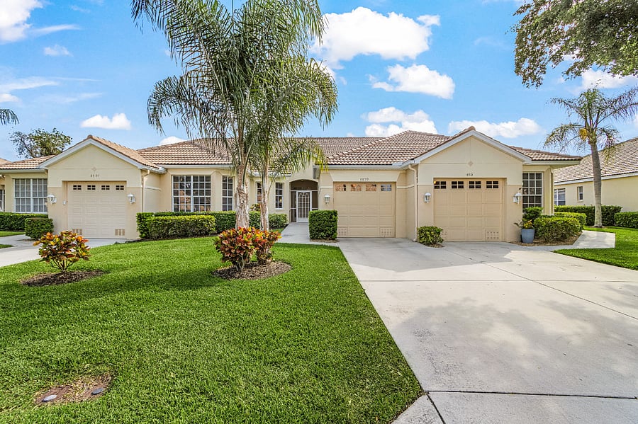 middle unit with garage