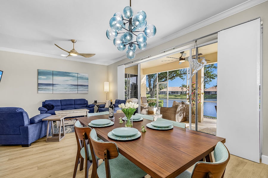 dining room / living room