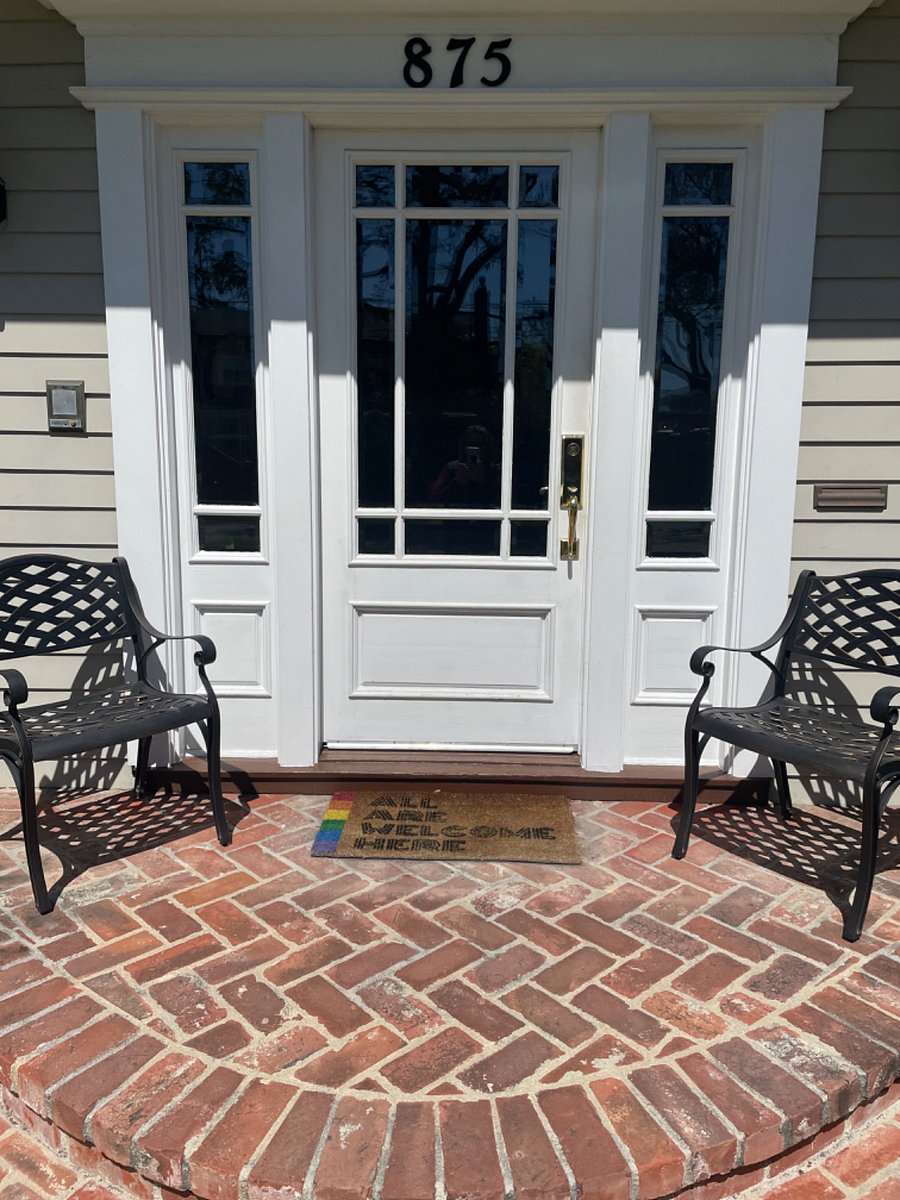 Welcome to The Renfro's in Willow Glen, San Jose, a lovely quiet, tree lined street