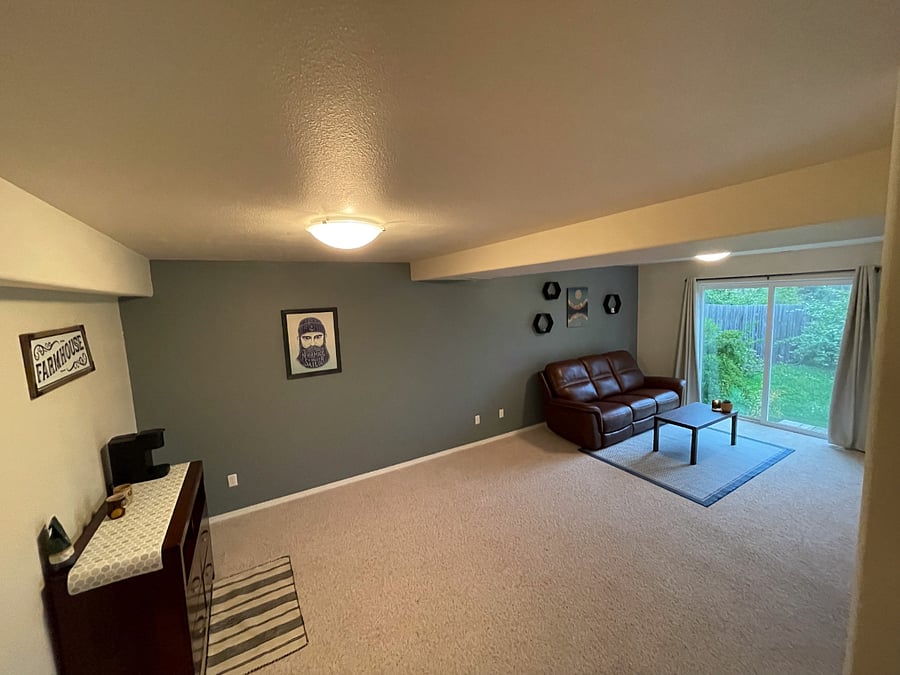 Image missing UPDATED furniture, water tower, full size fridge, cofee bar/microwave