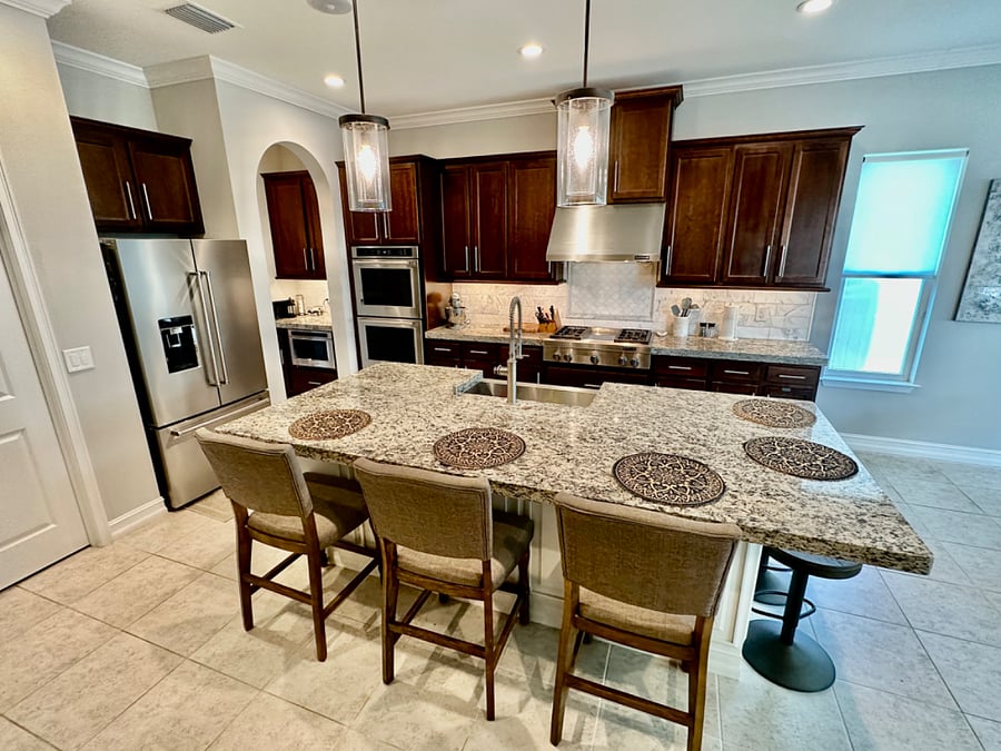 Luxury 4 Bedroom 3 Bathroom With Hot Tub & Theater