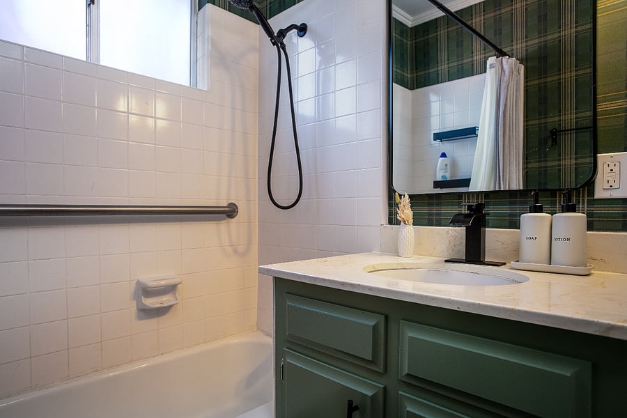 Main floor full bathroom with cabin vibes